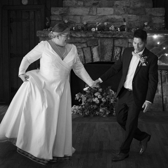 Wedding Dress- V neck long sleeve with button details size 28 - Picture 6 of 11